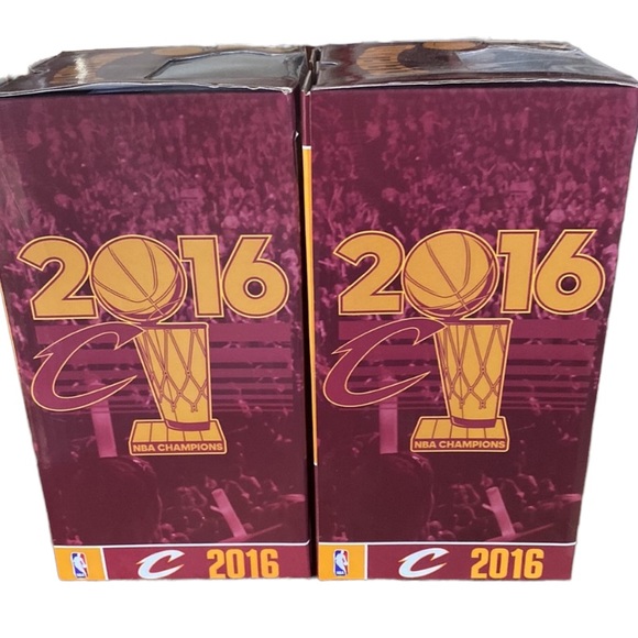 ⭐️PRICE FIRM⭐️ LEBRON & KYRIE 2016 CLEVELAND CAVALIERS CHAMP BOBBLE HEADS - Picture 9 of 10